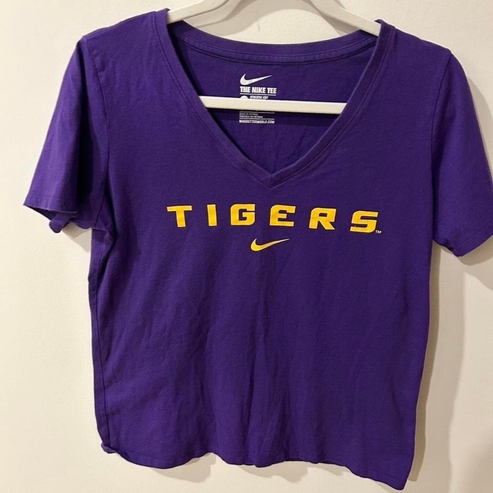 Nike Women's purple LSU Tigers V-neck shirt Size L